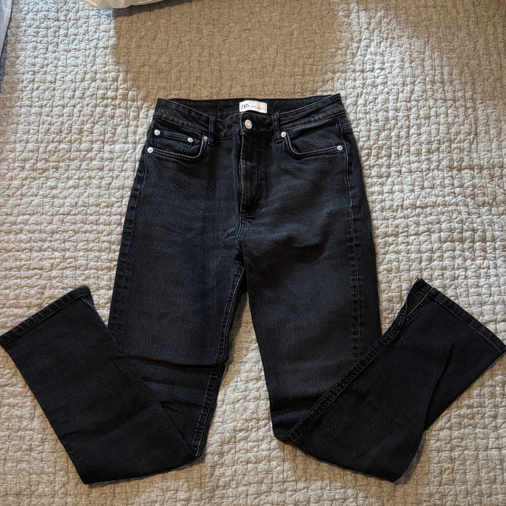 Zara Women's Black Straight Jeans